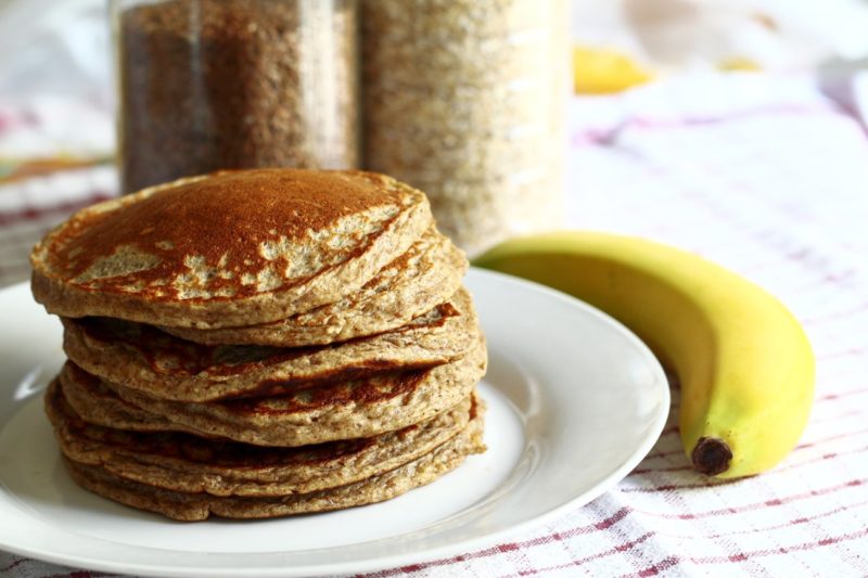 Homemade healthy banana pancakes recipe | simple banana pancakes | The LDN Gal