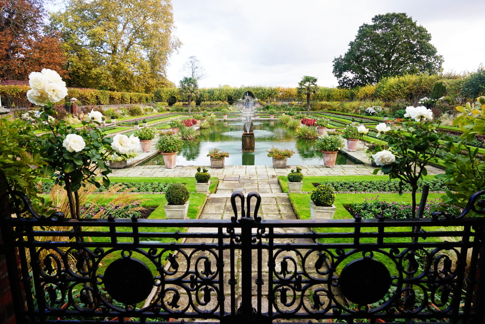 The best things to do in Kensington, London - Kensington Palace Sunken Garden | The LDN Gal
